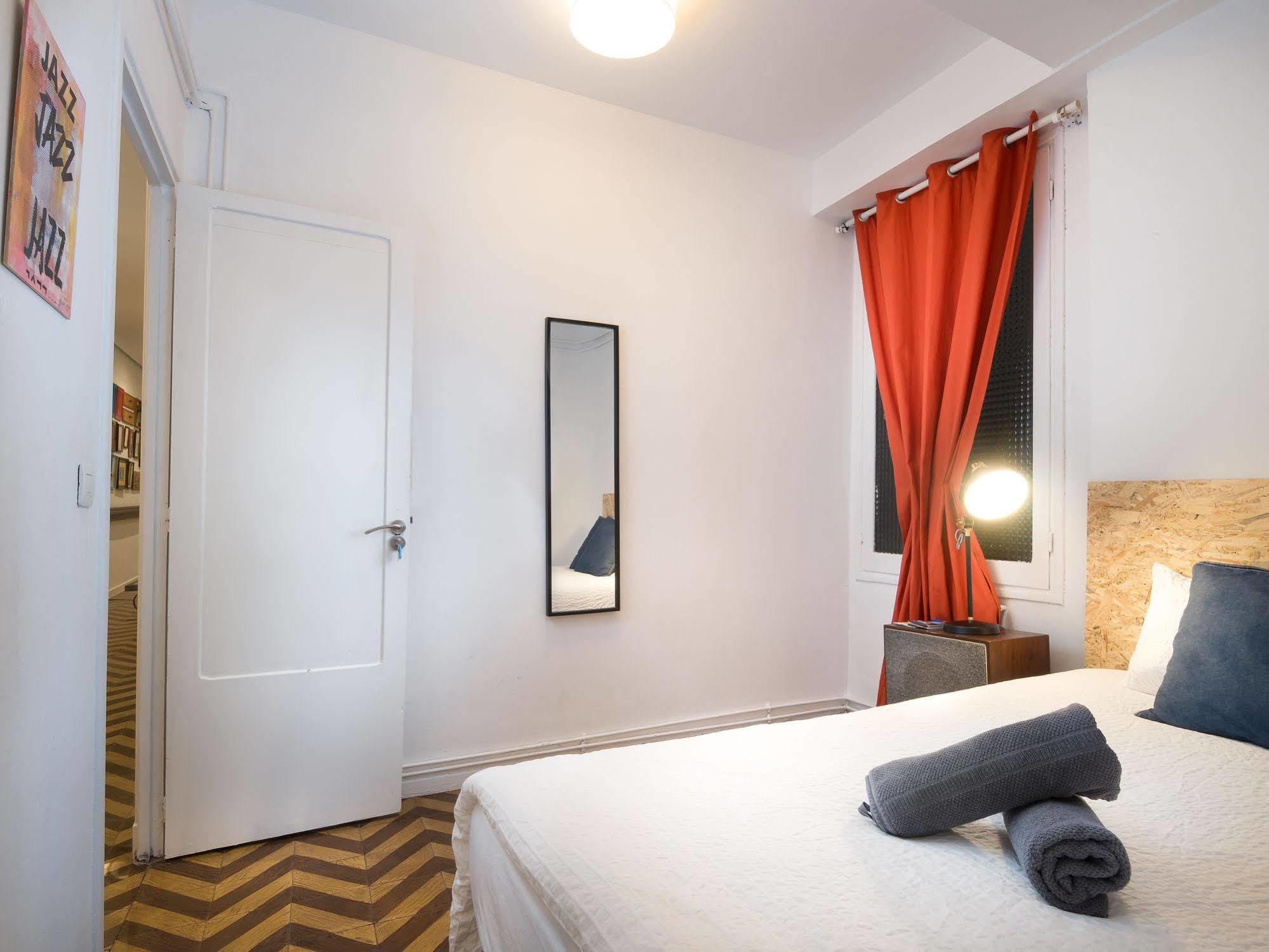 Off Beat Guesthouse - Self-Check-In - Sleep Conscious Сан-Себастьян Экстерьер фото
