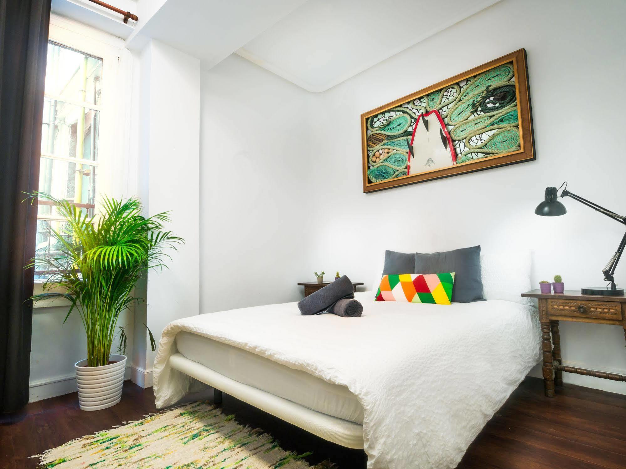 Off Beat Guesthouse - Self-Check-In - Sleep Conscious Сан-Себастьян Экстерьер фото
