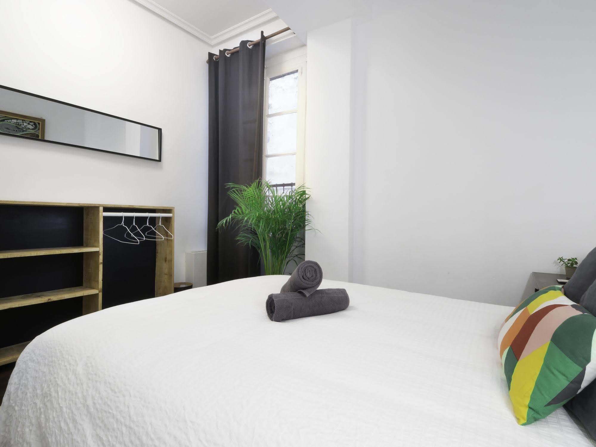 Off Beat Guesthouse - Self-Check-In - Sleep Conscious Сан-Себастьян Экстерьер фото