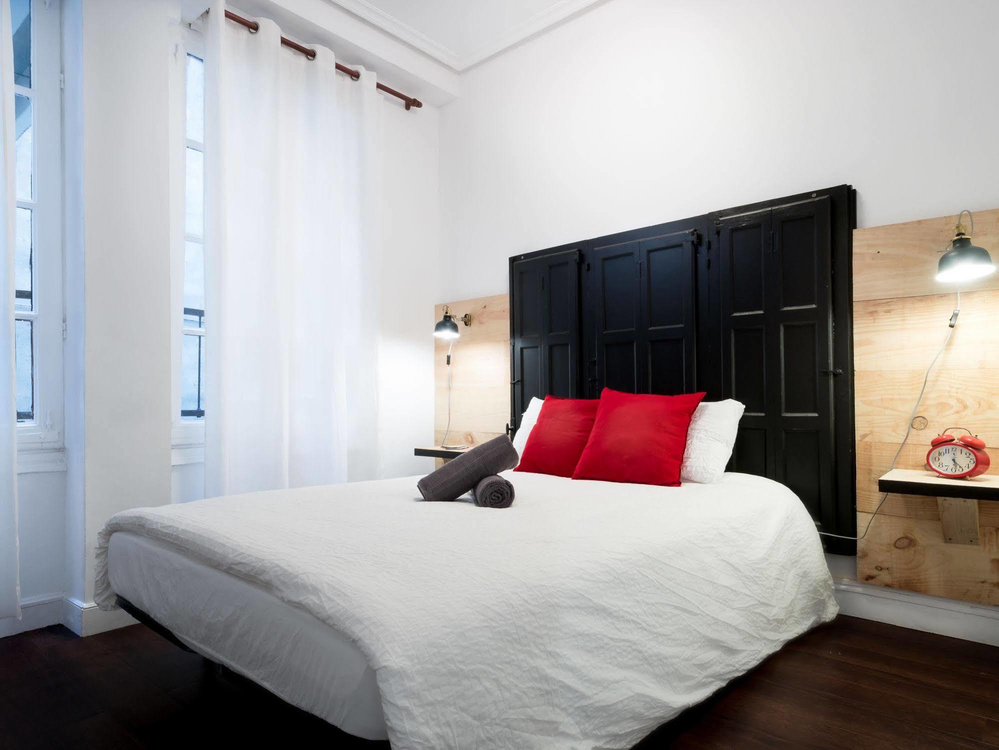 Off Beat Guesthouse - Self-Check-In - Sleep Conscious Сан-Себастьян Экстерьер фото
