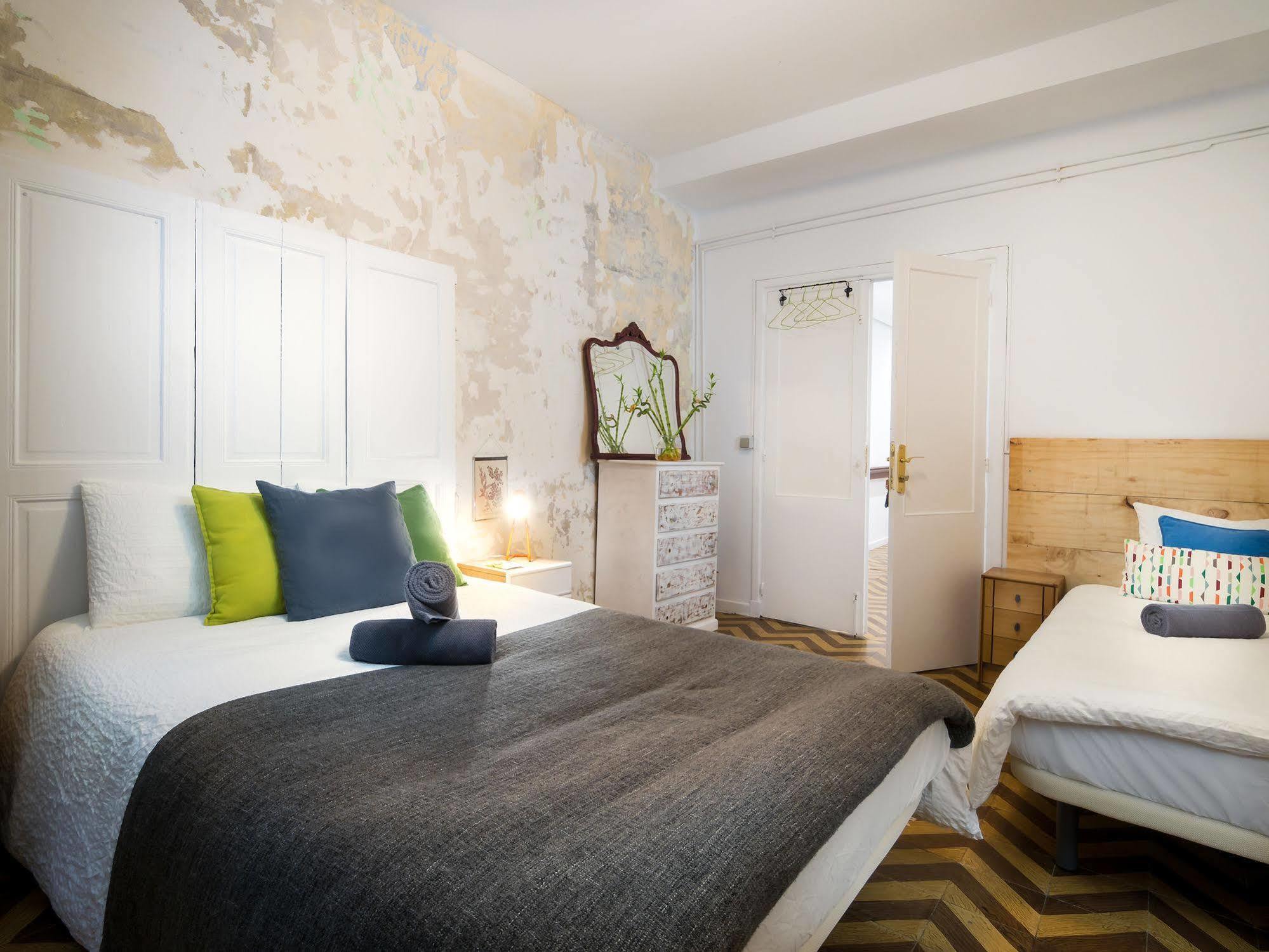 Off Beat Guesthouse - Self-Check-In - Sleep Conscious Сан-Себастьян Экстерьер фото